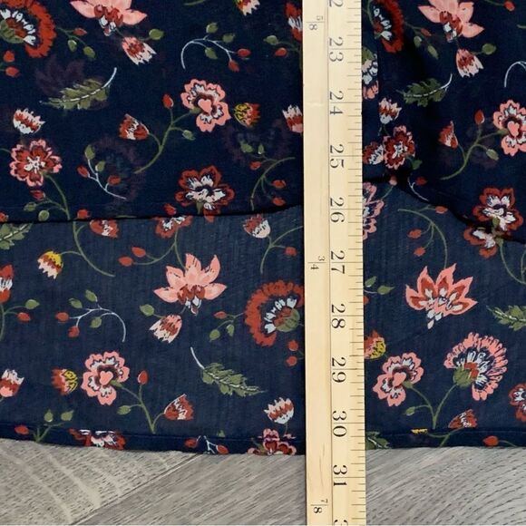 HOLLISTER Blouse Women’s Medium Button Navy Blue Sheer Pink Floral High Low. - Picture 12 of 12
